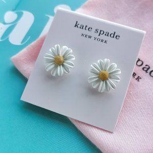 Kate Spade Into the Bloom daisy stud earrings